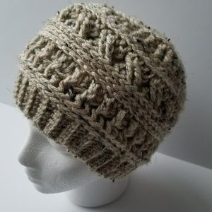 Messy Bun Hat with removable faux fur pompom